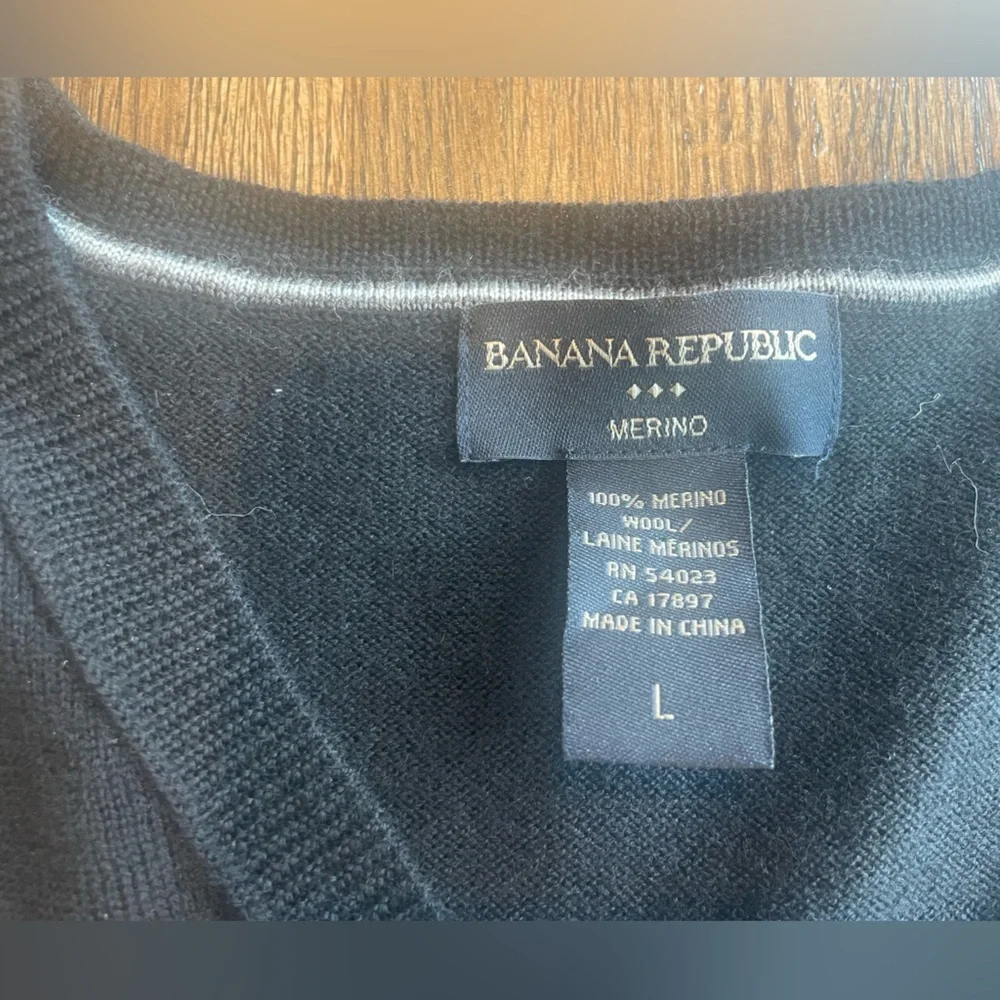 Banana Republic Black Merino Wool Sweater Preppy Classic - Large